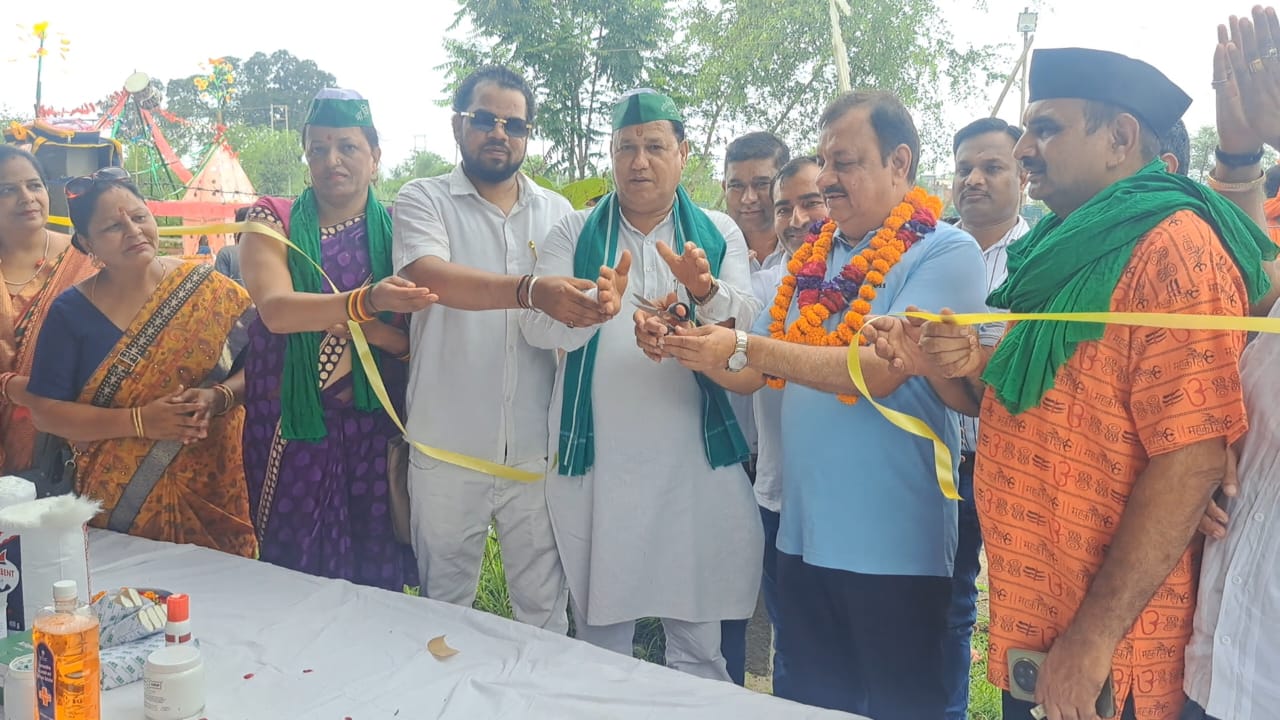 भारतीय किसान यूनियन (सर्व) ने चिकित्सा शिविर व भंडारे का आयोजन किया,हरिद्वार के वरिष्ठ समाजसेवी करण मल्होत्रा व समाजसेवी अनिल अरोड़ा ने शिविर का उद्घाटन किया।