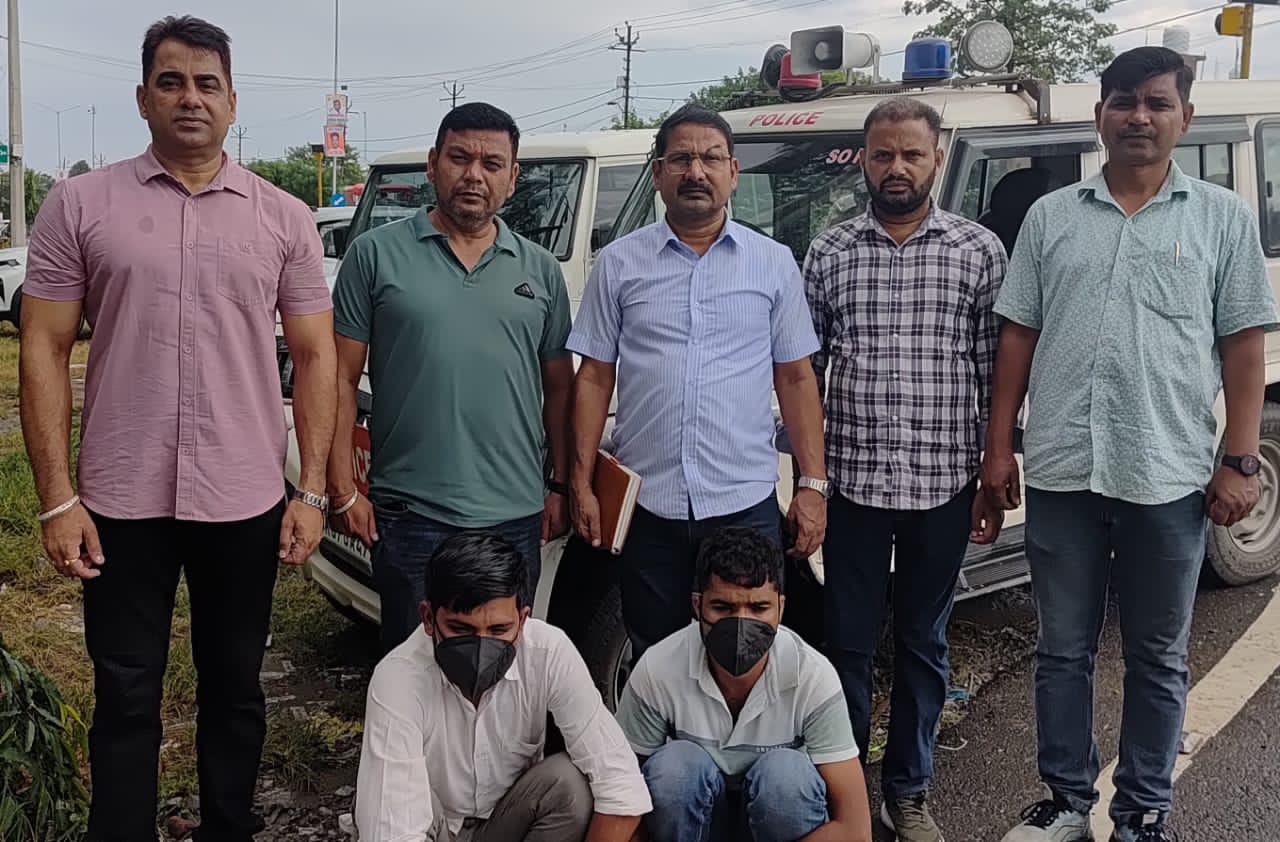 एसटीएफ की बड़ी कार्यवाही’’ इग्स-फ्री देवभूमि अभियान के तहत स्पेशल टास्क फोर्स, एसटीएफ ने अन्तर्राज्यीय तस्करों को भारी मात्रा की ड्रग्स के साथ यूपी-उत्तराखण्ड बार्डर से किया गिरफ्तार,उत्तराखण्ड से उत्तर प्रदेश तक का नशे का बड़ा नेक्सस एसटीएफ ने किया ध्वस्त। अफीम की अब तक की सबसे बड़ी बरामदगी,उत्तराखंड सप्लाई होनी थी नशे की सबसे बड़ी खेप’’ जनपद ऊधमसिंह नगर के पुलभट्टा क्षेत्र से 7 किलो अफीम की बड़ी बरामदगी,02 अन्तर्राज्यीय तस्करों को एसटीएफ ने थाना पुलभट्टा पुलिस के साथ ज्वाइंट ऑप्रेशन में किया गिरफ्तार।। पकड़े गये तस्करों के विरुद्ध उ0प्र0 में हत्या, लूट व एनडीपीएस एक्ट के दर्जनों मुकदमें पूर्व में पंजीकृत हैं।